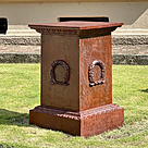 imagem do produto Base de Vaso Romano GG em Ferro Fundido 95cm VRF101 Para Jardins de Luxo 