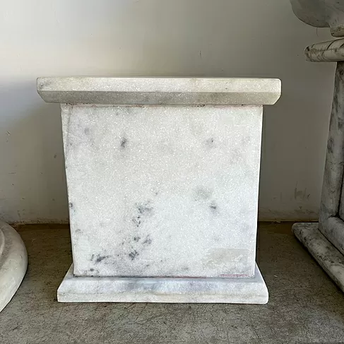 imagem de Base em Mármore Branco 40cm VRMP293 Para Esculturas e Jardins Luxuosos