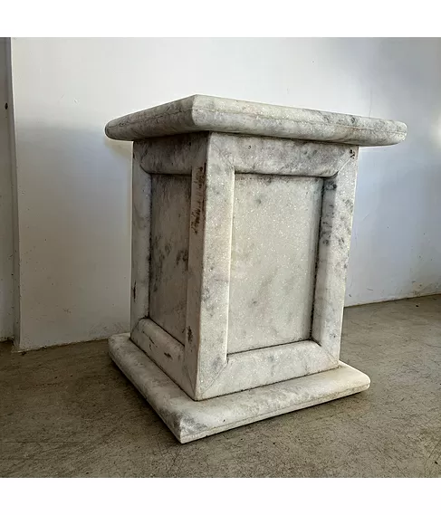 imagem de Base em Mármore Branco 50cm VRMP291 Para Esculturas e Projetos de Alto Padrão 