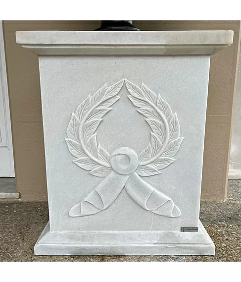 imagem de Base em Mármore Branco 80cm VRMP339 Sofisticação e Destaque