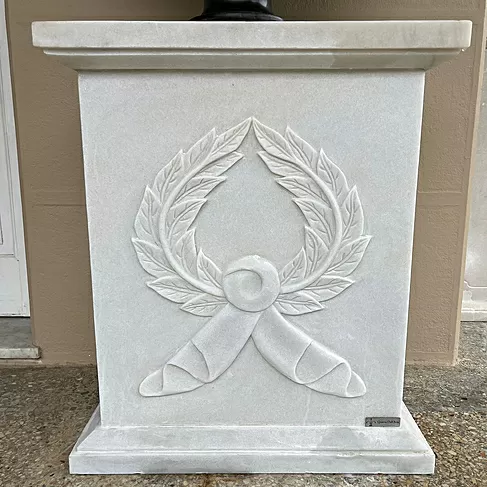 imagem de Base em Mármore Branco 80cm VRMP339 Sofisticação e Destaque