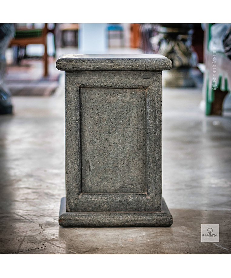 imagem do produto Base em M�rmore Preto 50cm VRMP292 Sofistica��o e Destaque