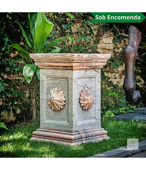 imagem de Base Quadrada em Mármore Colorido 70cm VRMP108 Para Decoração e Projetos Sofisticados 