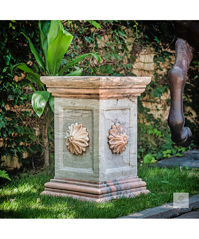 imagem do produto Base Quadrada em M�rmore Colorido 70cm VRMP108 Para Decora��o e Projetos Sofisticados 