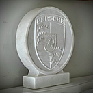 imagem do produto Bras�o Porsche em M�rmore Branco 46cm VRMP369 Sofistica��o Automotiva