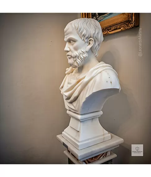 imagem de Busto Aristóteles em Mármore Branco 70cm - BMP052