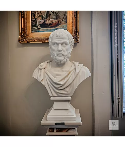 imagem de Busto Aristóteles em Mármore Branco 70cm BMP052 Sabedoria e Tradição