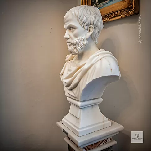 imagem de Busto Aristóteles em Mármore Branco 70cm BMP052 Sabedoria e Tradição