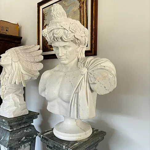 imagem de Busto Baco Deus do Vinho em Mármore Branco 79cm BMP055 Luxo e Mitologia