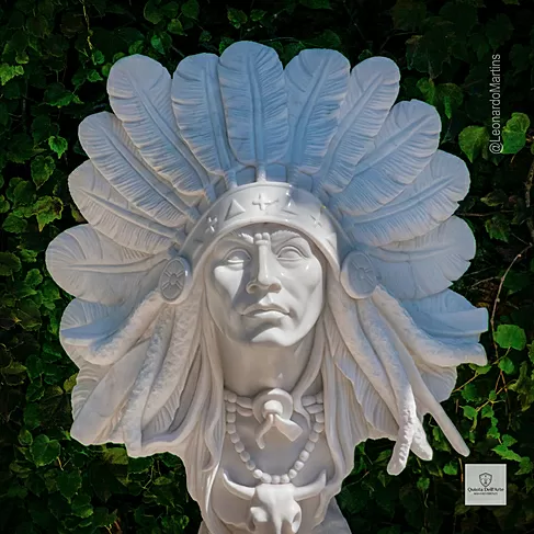 imagem de Busto Cacique em Mármore Branco 72cm BMP059 Escultura Clássica e Sofisticada