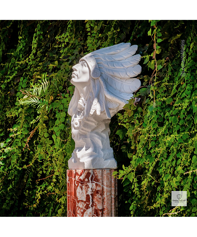 imagem do produto Busto Cacique em M�rmore Branco 72cm - BMP059