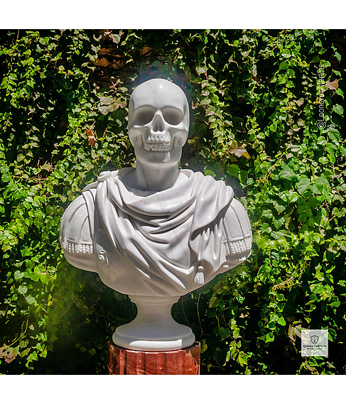 imagem de Busto Caveira em Mrmore Branco 81cm - BMP057