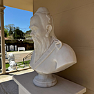 imagem do produto Busto Conf�cio M�rmore Branco 75cm - BMP086