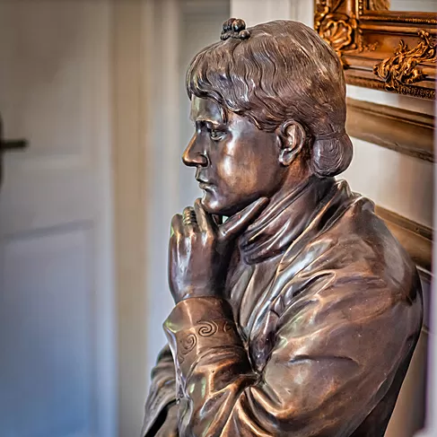 imagem de Busto de Bronze Helena Blavatsky 90cm BBZ076 Escultura Artística Monumental 