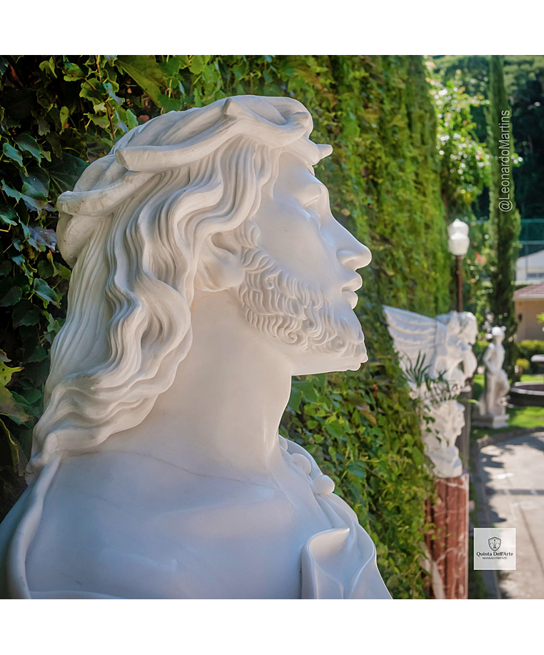 imagem do produto Busto de Jesus Cristo em M�rmore Branco 79cm BMP061 Escultura Sacra Sofisticada
