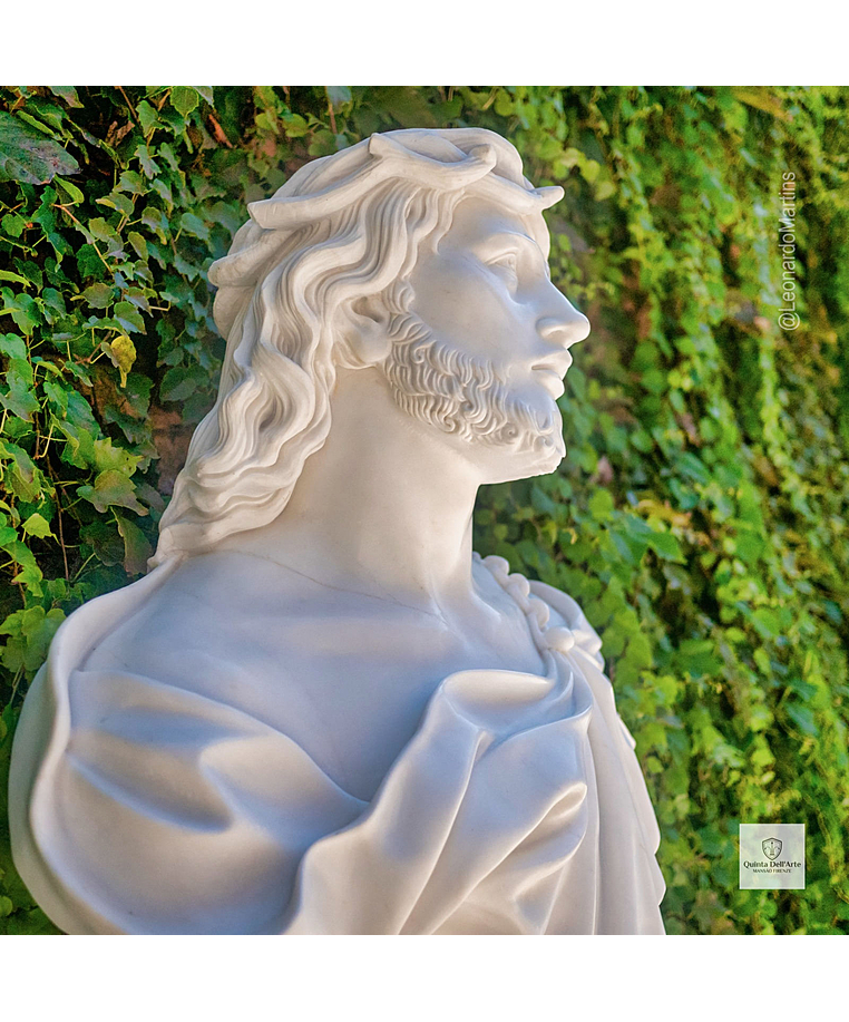 imagem do produto Busto de Jesus Cristo em M�rmore Branco 79cm - BMP061