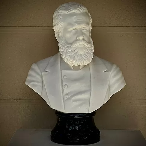 imagem de Busto Dom Pedro II em Mármore Branco 70cm BMP084 História e Elegância