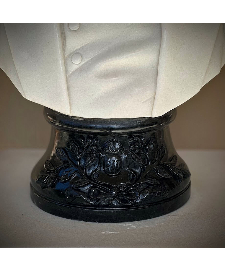 imagem do produto Busto Dom Pedro II em M�rmore Branco 70cm BMP084 Hist�ria e Eleg�ncia