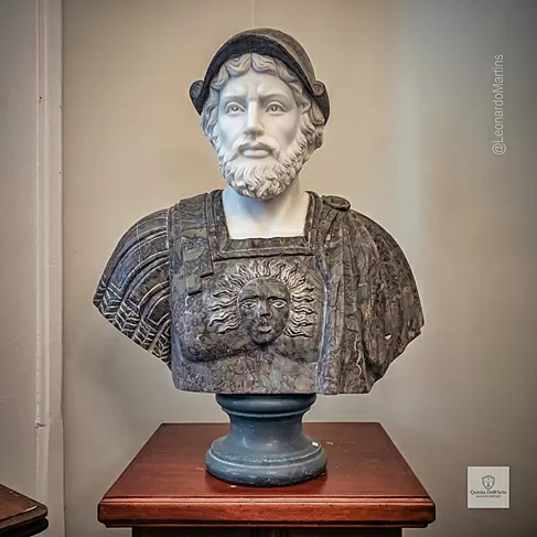 imagem de Busto em Mármore Soldado Romano IV 84cm BMP045 Escultura de Luxo