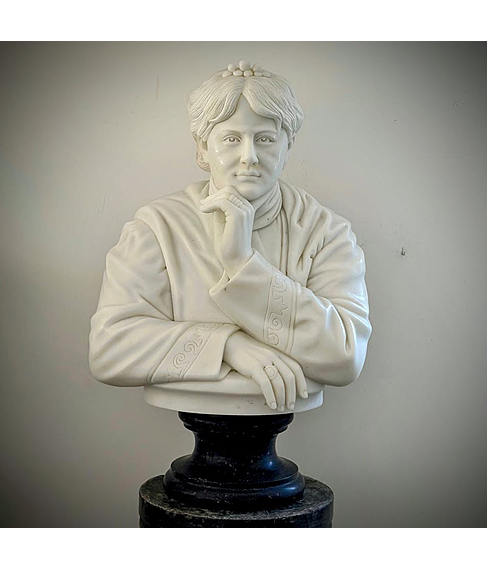 imagem de Busto Helena Blavatsky em Mrmore Branco 90cm - BMP079