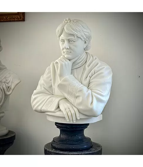 imagem de Busto Helena Blavatsky em Mármore Branco 90cm - BMP079