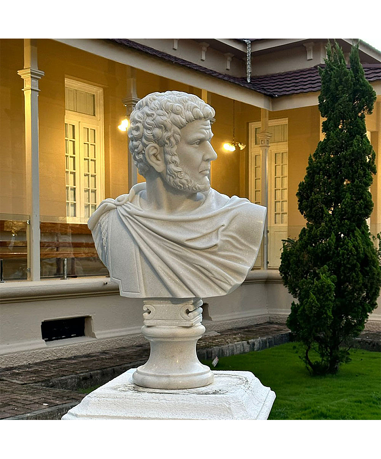 imagem do produto Busto Imperador Caracala 100cm - BMP048