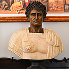 imagem do produto Busto Imperador Romano C�sar em M�rmore Color e Bronze 80cm BMP073 Poder Imperial