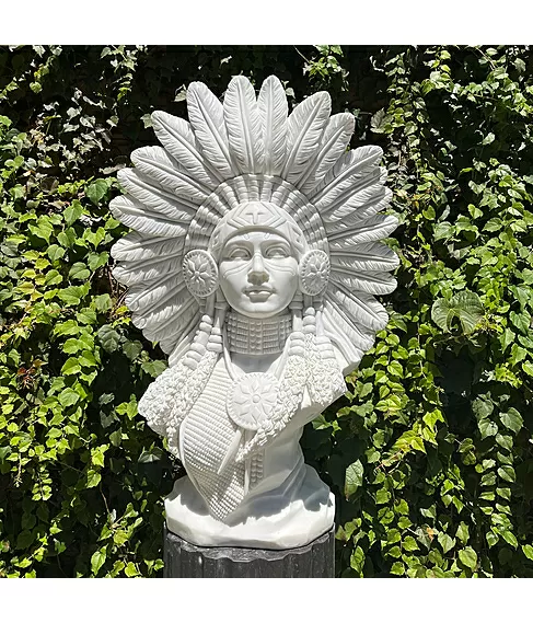 imagem de Busto Indígena Feminino em Mármore Branco 70cm - IMP050