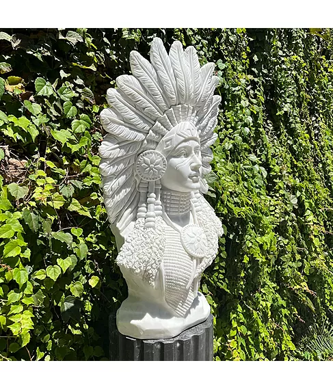 imagem de Busto Indígena Feminino em Mármore Branco 70cm - IMP050
