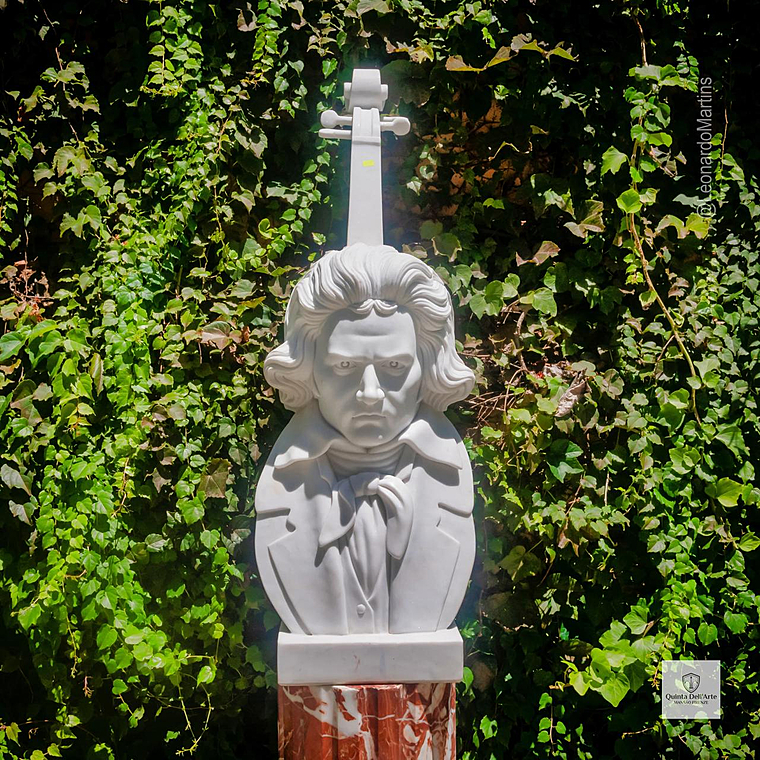 imagem do produto Busto Ludwig Van Beethoven em M�rmore Branco 100cm BMP054 Escultura Monumental