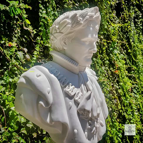 imagem de Busto Napoleão Bonaparte com Coroa de Louros em Mármore Branco 72cm BMP070 Clássica