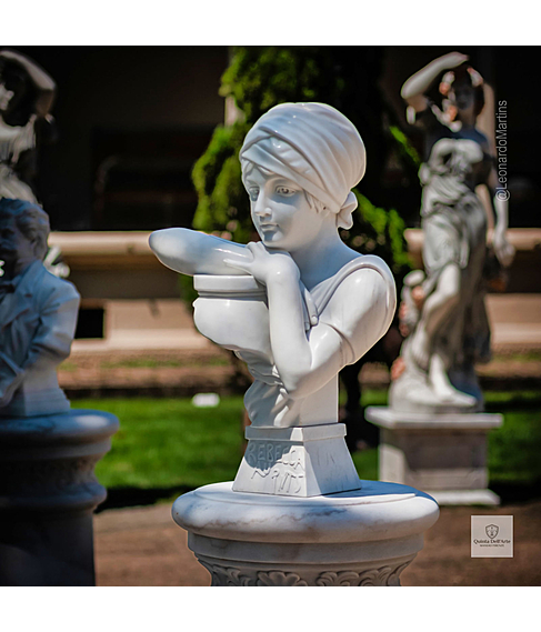 imagem de Busto Rebecca Au Pints em Mrmore Branco 65cm - BMP067