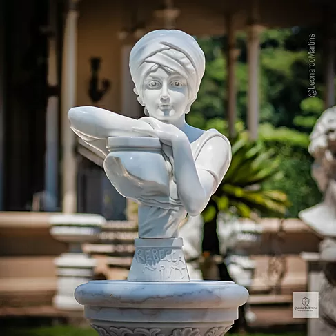 imagem de Busto Rebecca Au Pints em Mármore Branco 65cm BMP067 Escultura Clássica Sofisticada