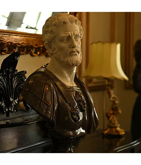 imagem de Busto Romano Mármore Marrom 85cm - BMP025