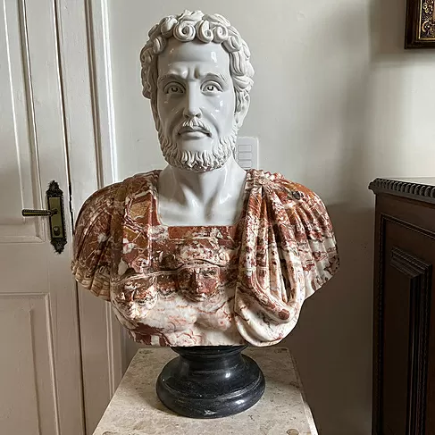 imagem de Busto Soldado Romano II em Mármore 81cm BMP038  Imponente