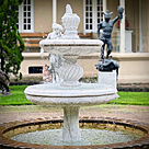 imagem do produto Chafariz 2 Pratos em M�rmore Branco 210cm - FMP355 | Eleg�ncia e Sofistica��o