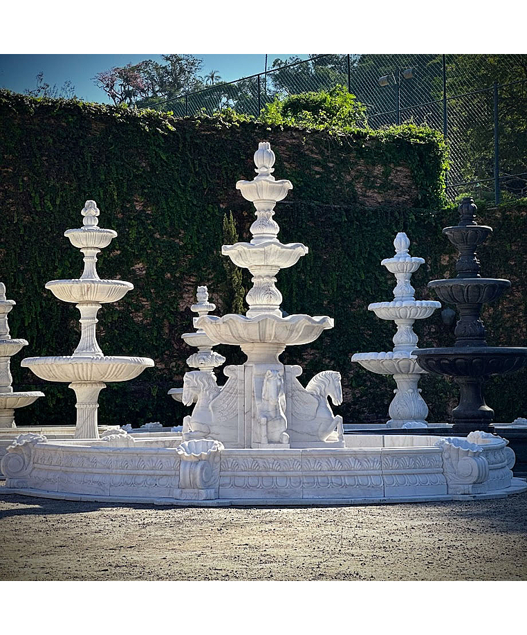 imagem do produto Chafariz 3 Pratos com Lago e Cavalos  M�rmore 300cm - FMP210 Alto Padr�o