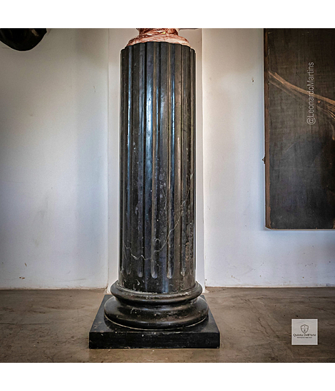 imagem de Coluna Bolzano em Mrmore Preto 100cm - VRMP352