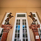 imagem do produto Coluna Lisa em M�rmore Vermelho 200cm VRMP338 Para Projetos Monumentais de Luxo 