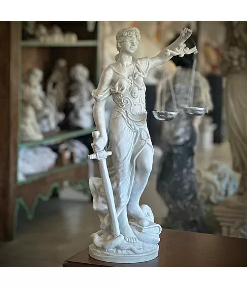 imagem de Deusa Justiça Francesa 82cm - EML122