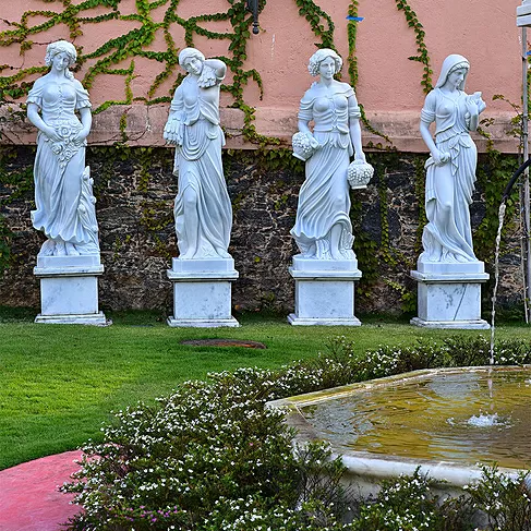 imagem de Escultura 4 Estações 160cm Mármore Branco - EMP517 Design Clássico para Jardins