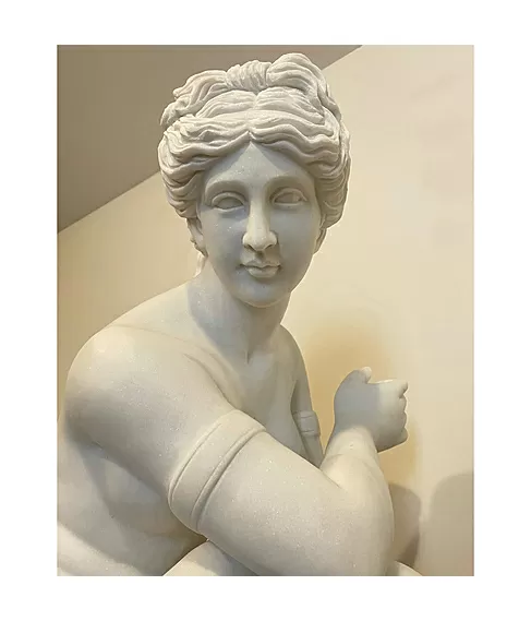 imagem de Escultura Afrodite Agachada 87cm - Emp447