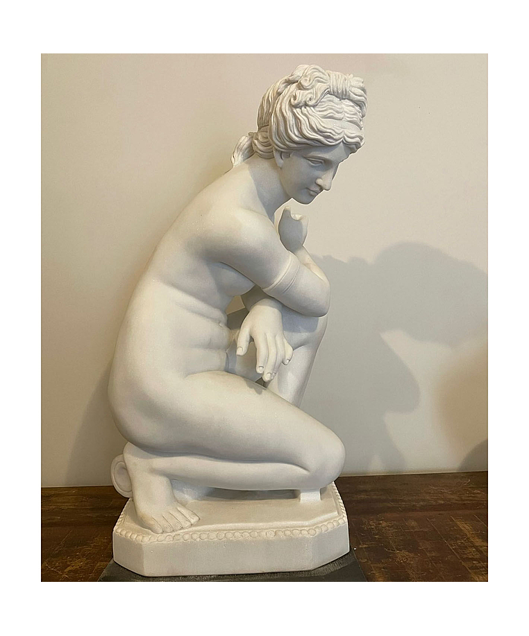 imagem do produto Escultura Afrodite Agachada 87cm - Emp447