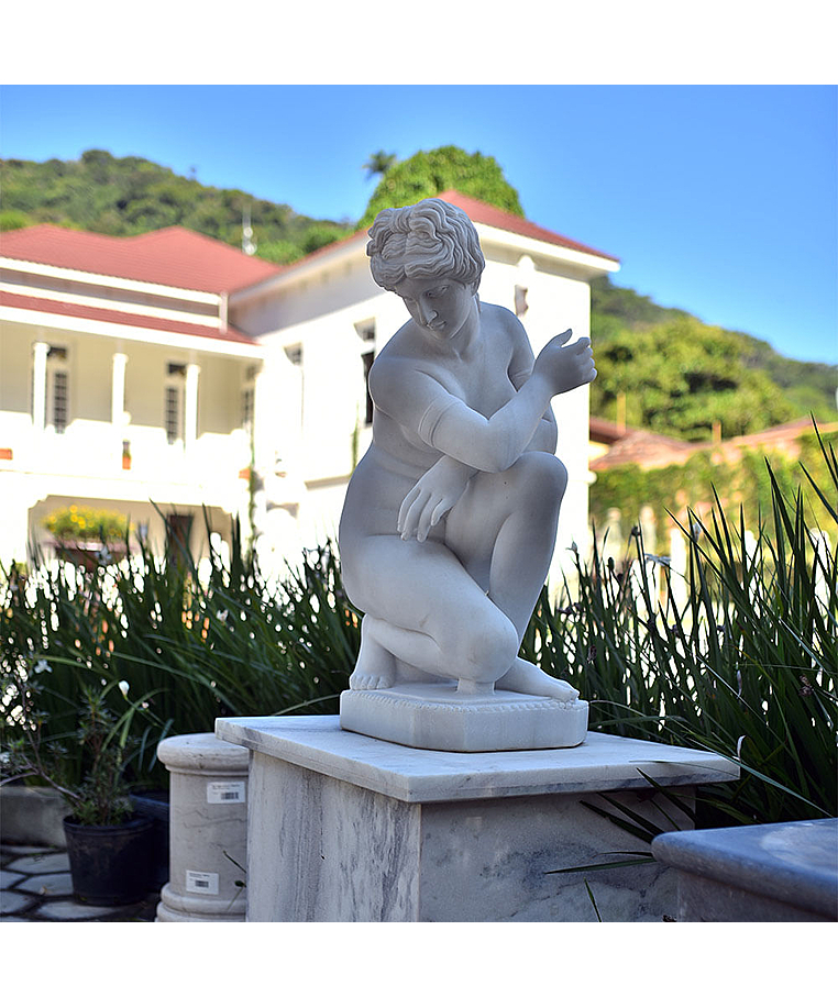 imagem do produto Escultura Afrodite Agachada 87cm - Emp447
