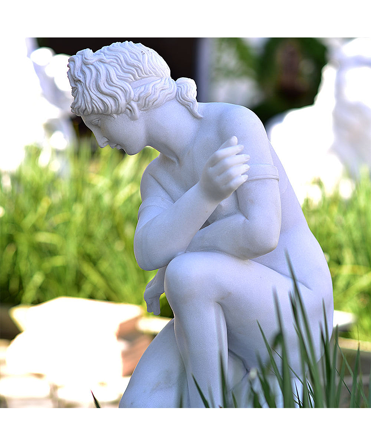 imagem do produto Escultura Afrodite Agachada 87cm - Emp447