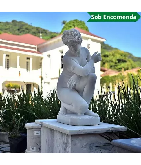 imagem de Escultura Afrodite Agachada em Mármore 87cm - EMP447 Elegância e Design Clássico