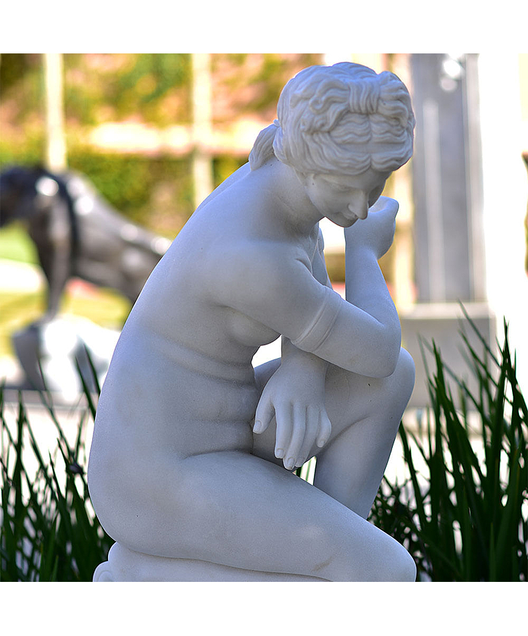 imagem do produto Escultura Afrodite Agachada em M�rmore 87cm - EMP447 Eleg�ncia e Design Cl�ssico
