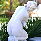 imagem do produto Escultura Afrodite Agachada em M�rmore 87cm - EMP447 Eleg�ncia e Design Cl�ssico