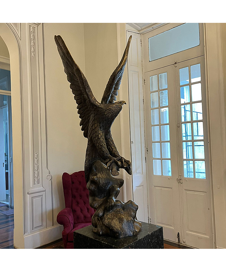 imagem do produto Escultura �guia de Bronze 123cm VRBZ332 Impon�ncia e Liberdade