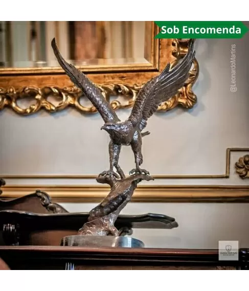 imagem de Escultura Águia em Bronze 70cm EBZ756 Movimento e Nobreza Esculpida